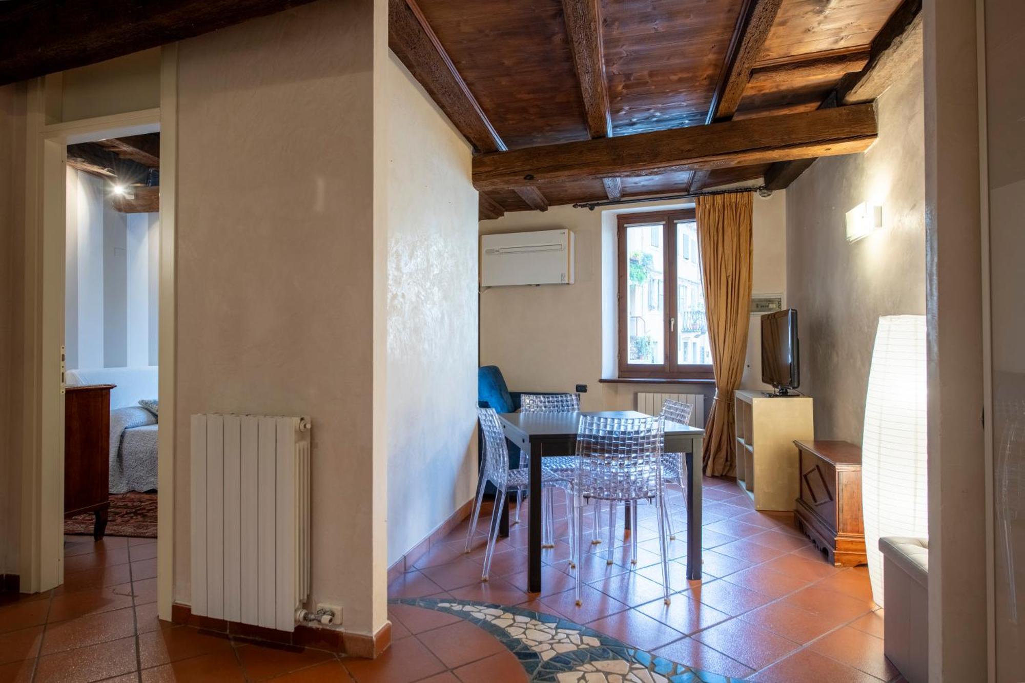 Ai Piedi Del Castello / 4Pl / Apt. Full Verona Eksteriør bilde